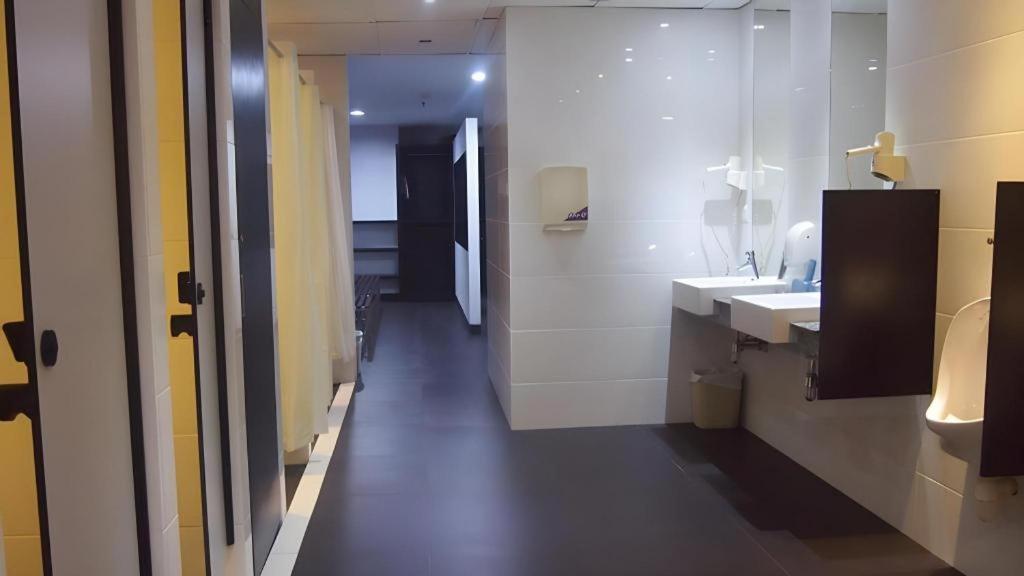 89 Hotel Batam Nagoya Exterior foto